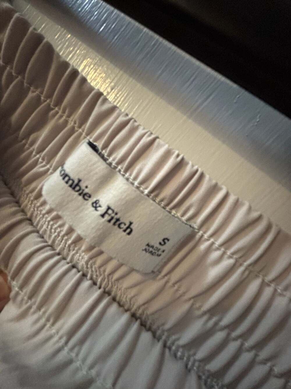 Abercrombie & Fitch Pull-On Front Seam Pants Size S Beige